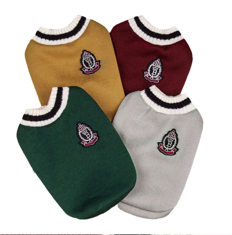 Roupa universitária para cães